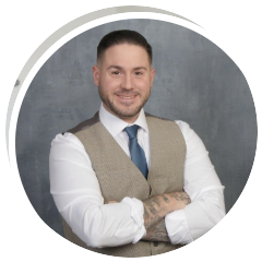 Professional portrait of Andrew Robbins